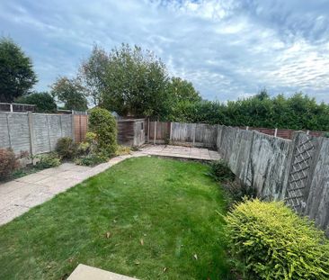 3 bedroom semi-detached house to rent - Photo 4
