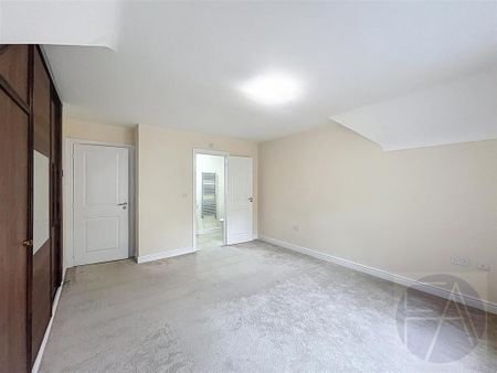 4 bedroom detached house to rent - Photo 4