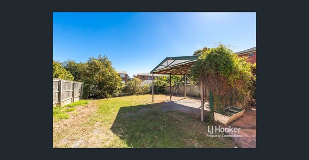 Charming Queenslander in a Prime, Ultra-Convenient Location - Photo 1