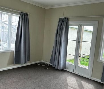 2 Bedroom house with garage and new bathroom - Photo 5