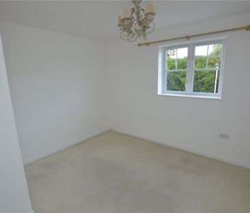 Helmsley Court, Middleton, Leeds, West Yorkshire, LS10 - Photo 3