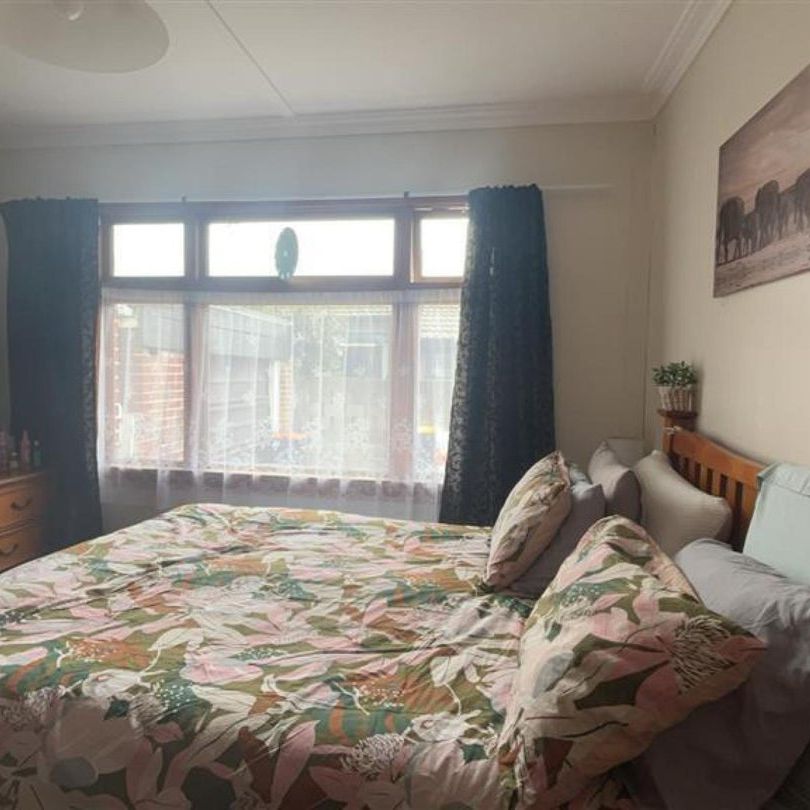 Family Home in Gladstone - Photo 1