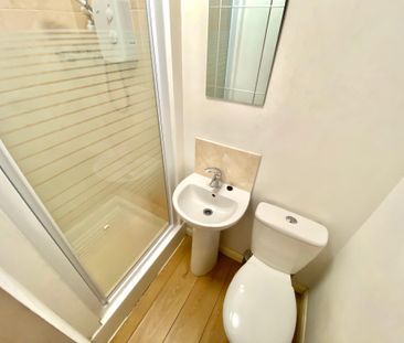 Bayhall Common Road, Huddersfield - Photo 5