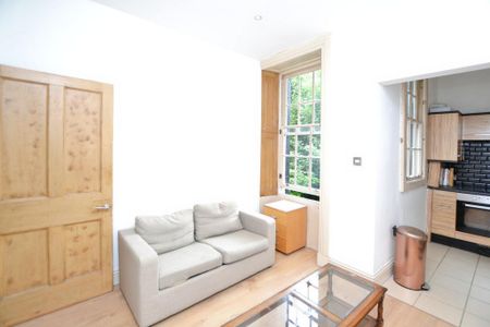 3 bedroom flat to rent - Photo 2