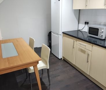 Room in a Shared Flat, Glenfinnan Drive, G20 - Photo 4