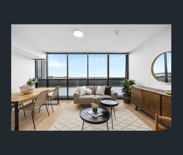 Vibrant City Living With Brilliam Views! - Photo 3