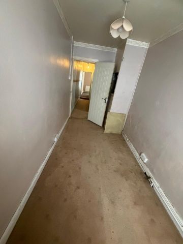 3 Bed Terraced House, Western Road, LE3 - Photo 2