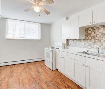 807 ROBINSON Street Unit# B | 807 ROBINSON Street Unit# B, Burlington - Photo 1