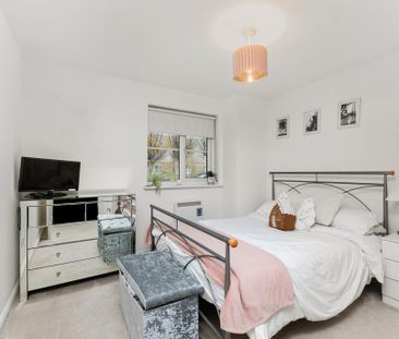 2 bedroom ground floor flat to rent - Photo 4