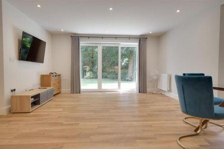 3 bedroom apartment to rent - Photo 2