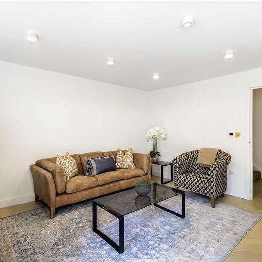 Dudley Court, Endell Street, Covent Garden, WC2H - Photo 1