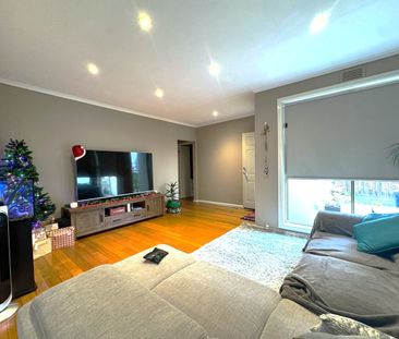 1/10 Koonalda Grove, Dandenong North, Vic 3175 - Photo 2