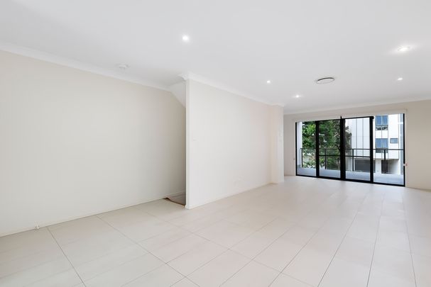 3/61 East Quay Drive, Biggera Waters QLD 4216 - House For Rent - $870 | Domain - Photo 1