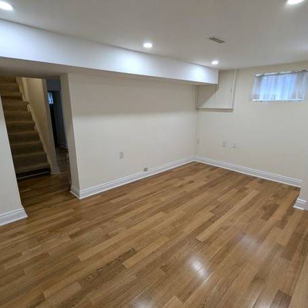 Beautiful Basement - 2Bedrooms 2Bathrooms - Photo 4