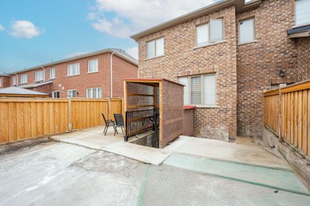 For Lease - 19 Boat Street, Brampton, Ontario - Photo 2