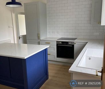 2 bedroom semi-detached house to rent - Photo 6