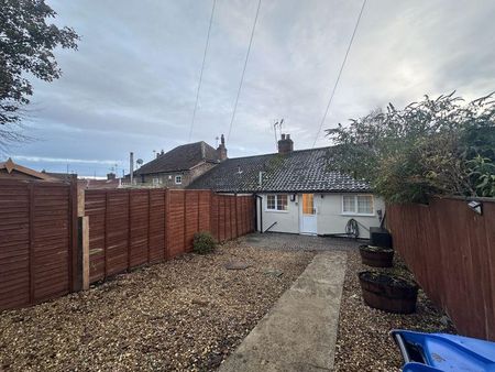 1 bedroom bungalow to rent - Photo 2