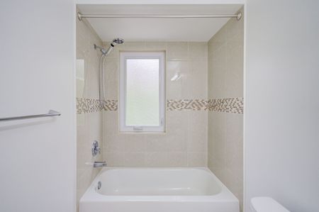 For Lease - 56 North Lake Road Unit# #22, Richmond Hill, Ontario - Photo 2