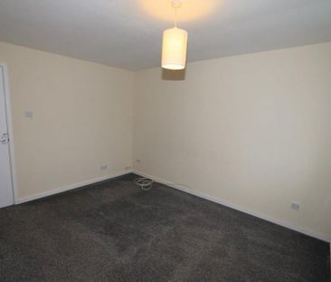 2 bedroom semi-detached house to rent - Photo 5