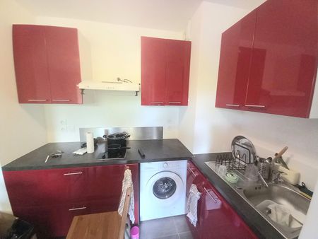 AIX EN PROVENCE SAINT MITRE APPARTEMENT T2 TERRASSE ET GARAGE, - Photo 2