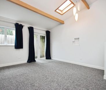 3 bedroom detached house to rent - Photo 2