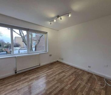Flat, Kilpatrick Court, Darenth Road, London, N16 - Photo 3