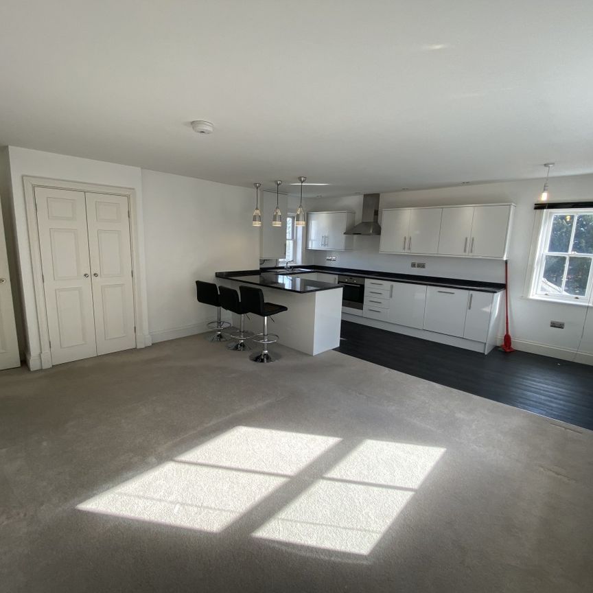 The Old Hall, 90 Main St, Balderton, Notts, NG24 - Photo 1