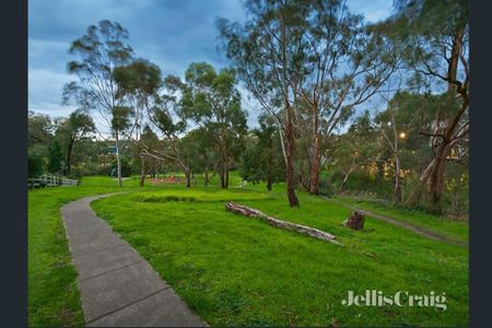 25 Plenty Ln, Greensborough - Photo 4