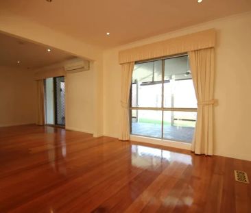 TIMELESS CHARACTER AND COMFORT IN THE HAVERBRACK ESTATE - Photo 4