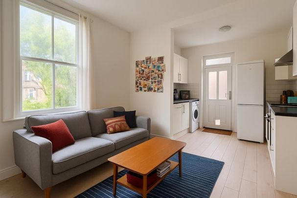 3 Bed Flat, Alexander Gardens, N10 - Photo 1