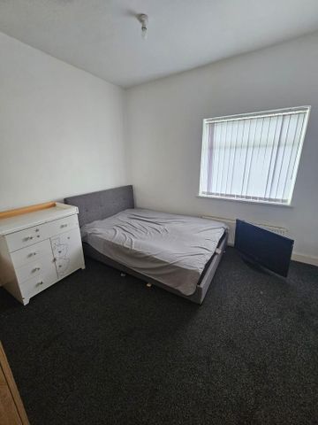 3 bedroom townhouse to rent - Photo 2