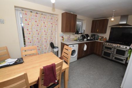 6 bedroom house to rent - Photo 4