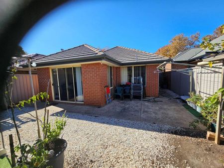 House 3 br, Ens & Bath close to shoppings & schools, 5 km to Adelaide City Centre - Photo 5