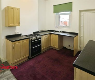 3 bed end of terrace house to rent in Hoyle Mill Road, Barnsley - Photo 4