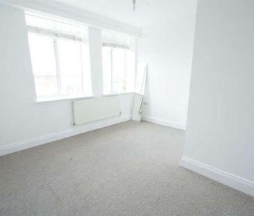 Flat, Byron Court, - South Street, Romford, RM1 - Photo 2