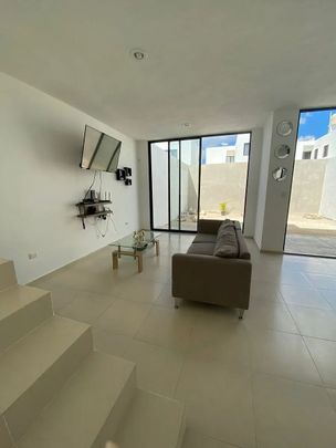 En Renta casa amueblada en Fracc. Puerta de Piedra Dzitya, Mérida. - Photo 1