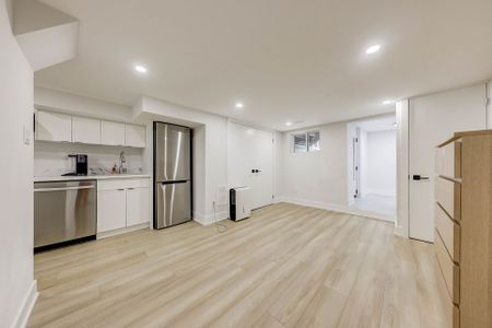 For Lease - 431 Roxton Road, Toronto, Ontario - Photo 4