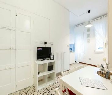 Via Cairoli, Bologna, Emilia-Romagna 40121 - Photo 2