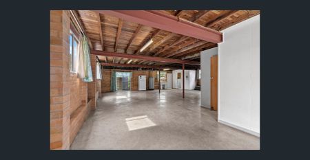 Spacious Family Home with Retro Charm - Photo 5