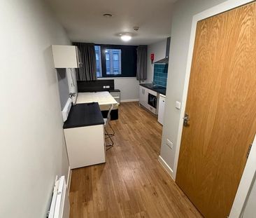 Studio Flat, Queen St, S1 - Photo 3