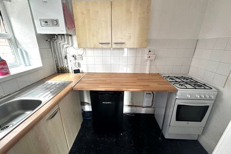 Alexandra Road - Photo 3