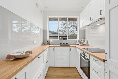 Light-Filled Living in a Prime Artarmon Location - Photo 5