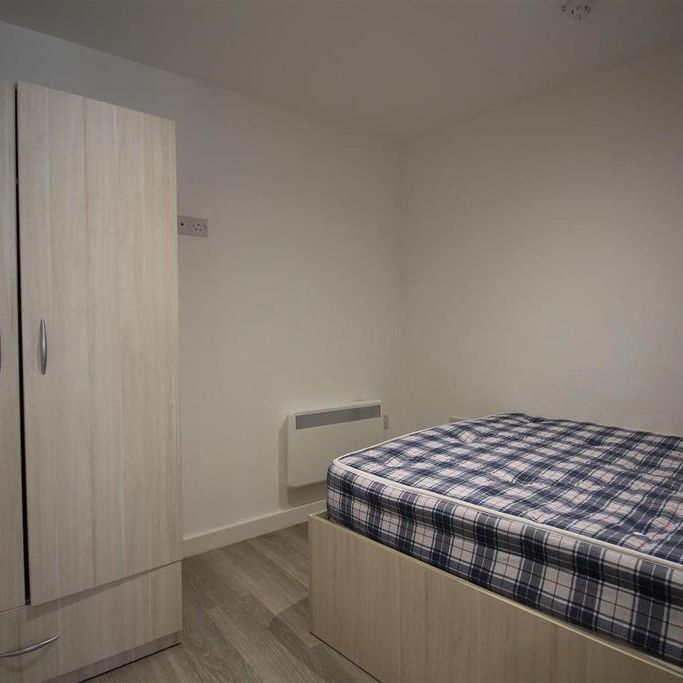 Studio to rent - Photo 1