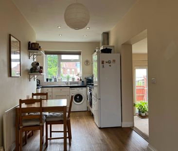 2 Bed Flat, Selborne Road, BS7 - Photo 1