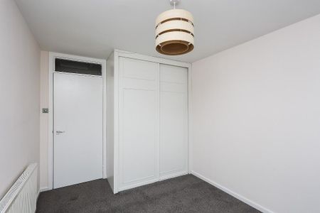 2 bedroom semi-detached house to rent - Photo 4