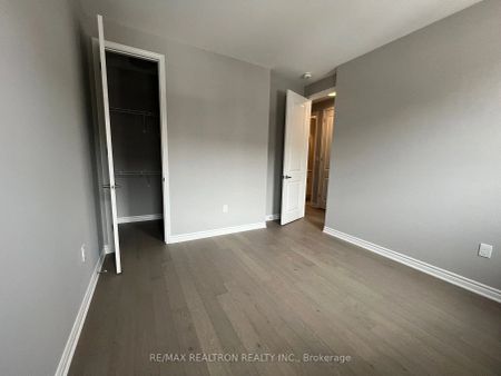 Property For Lease | W9250716 - Photo 5