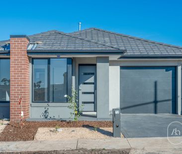 Contemporary Comfort in a Prime Truganina Location - Photo 2