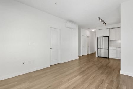 508-8509 158 St, Surrey - Photo 5