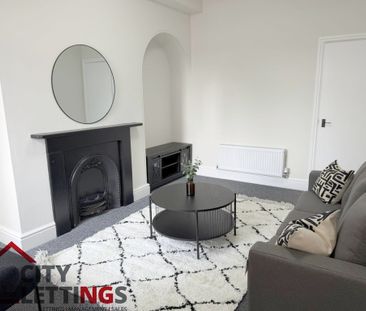 2 Bedroom Flat - Photo 2