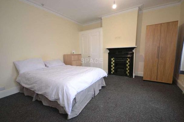Basingstoke Road, Reading, Berkshire, RG2 - Photo 1